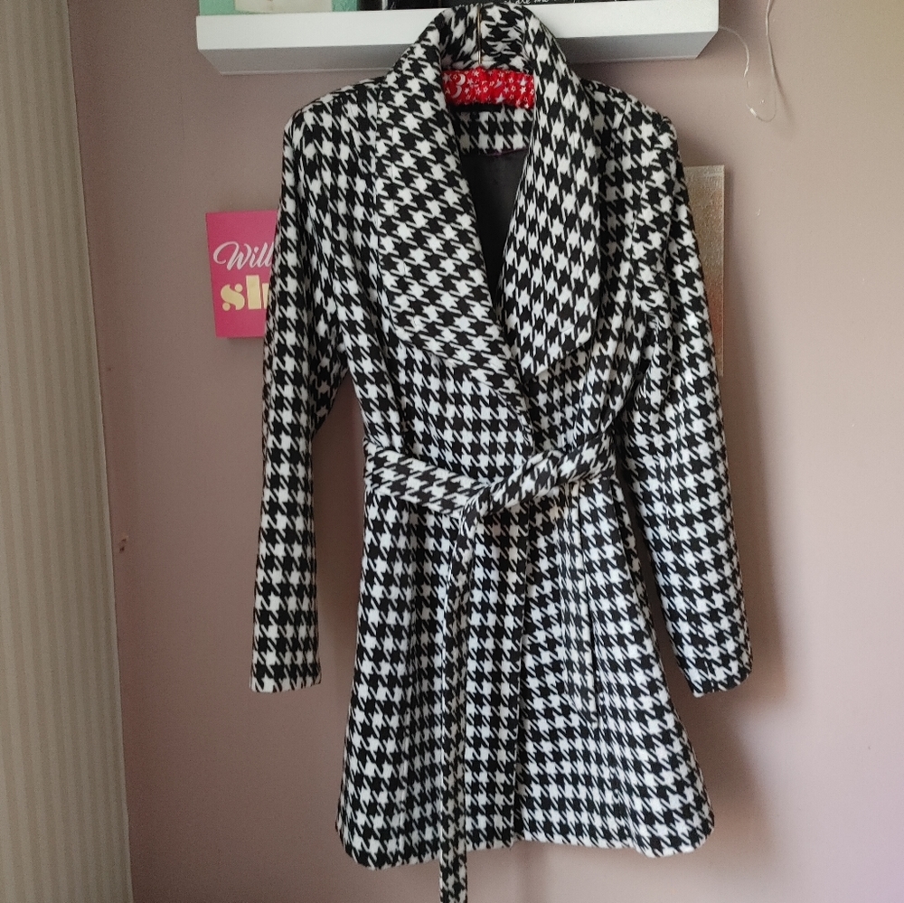 Beautiful pattern, Houndstooth coat